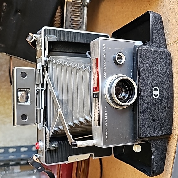 Antique Polaroid automatic 100 Land Camera